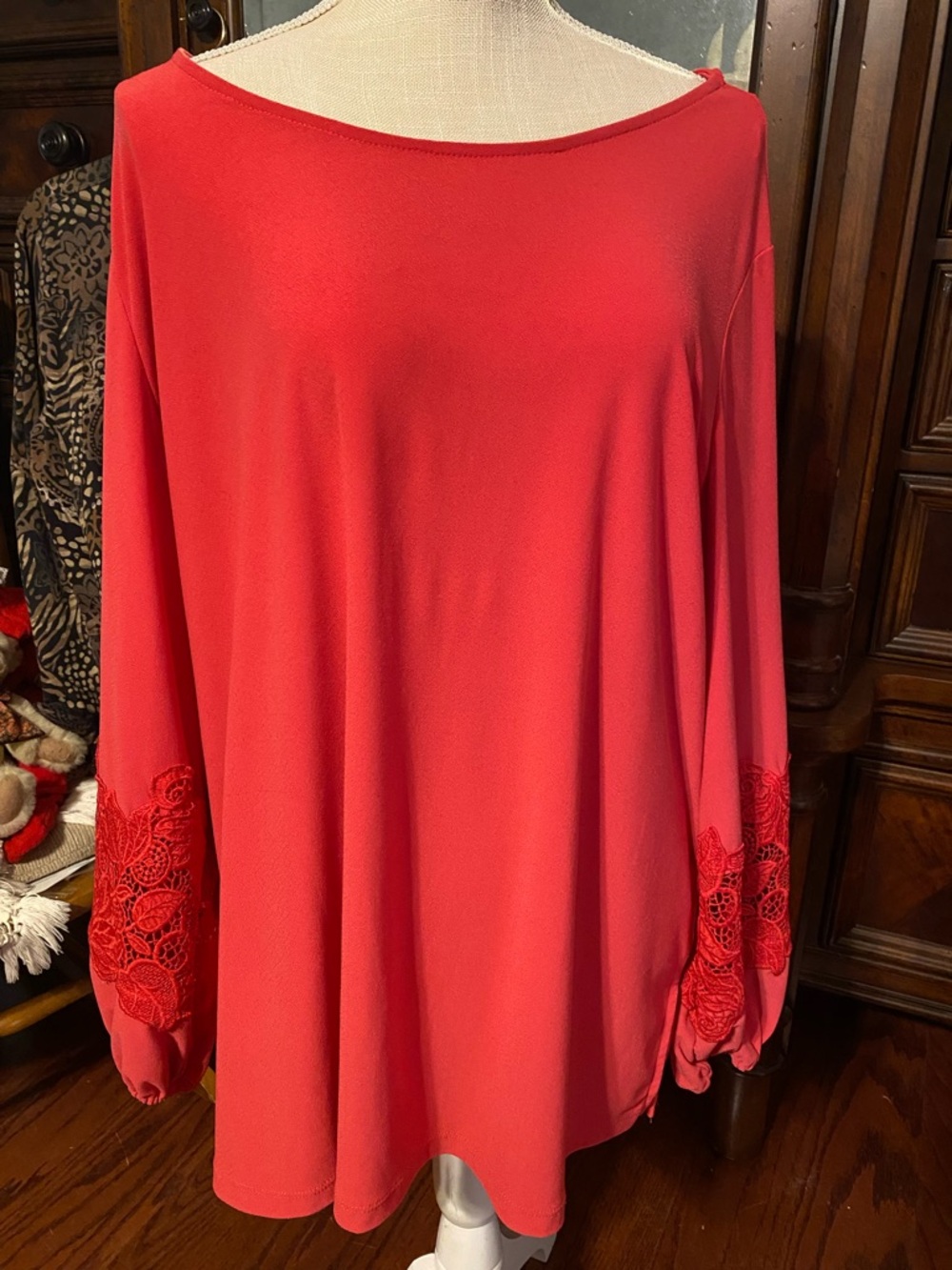 dennis basso Coral Embroidered Cuff Long-Sleeve Tunic, size 14W or 1X